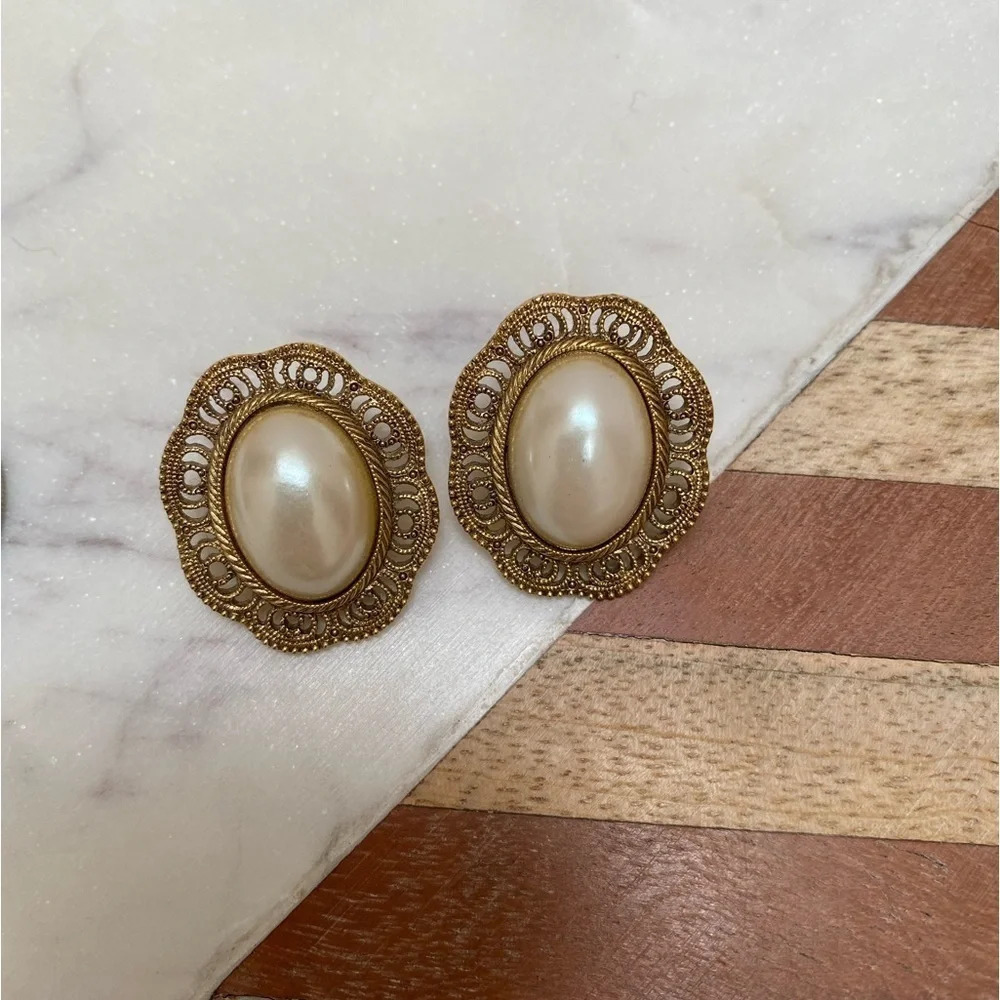 Vintage - Yellow Gold Tone Faux Pearl Earrings
